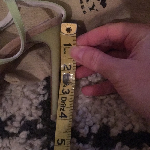 Burberry heels - Picture 2 of 2